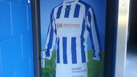 Sponsor deur voor kleedkamer Sponsor deur voor kleedkamer
